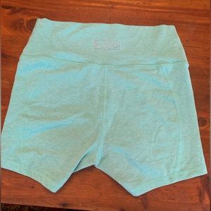 Size medium high rise Fleo shorts EUC